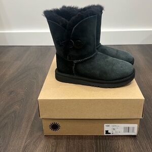 Ugg Bailey button Boots Girls size 1